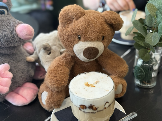 Klette, Ratti Karl und Rico mit Kaffee Konfekt