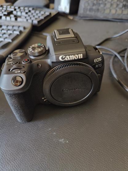 Photo of the Canon EOS R10