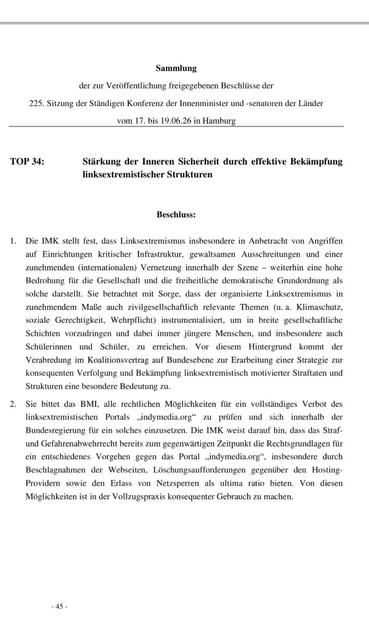 Einseitiges Dokument mit maschinengeschriebenem Text. Überschrift: 'Sammlung der zur Veröffentlichung freigegebenen Beschlüsse der 225. Sitzung der Ständigen Konferenz der Innenminister und -senatoren der Länder vom 17. bis 19.06.26 in Hamburg'. Darunter steht: 'TOP 34: Stärkung der Inneren Sicherheit durch effektive Bekämpfung linksextremistischer Strukturen'. Es folgt Fließtext, der die Beschlusslage zur Bekämpfung linksextremistischer Strukturen und zur Stärkung der Inneren Sicherheit erläutert. Am unteren Rand steht die Seitenzahl '- 45 -'.