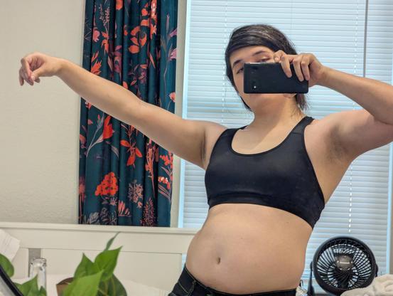 kira in a more dynamic pose, she's holding an arm out for no reason