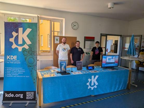 Community members at Tübix today