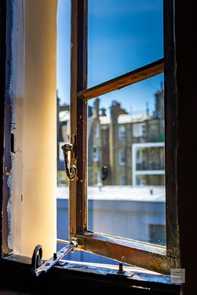 Half open window with old closing mechanism