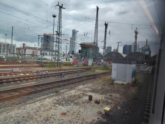 Foto: Ausfahrt aus Frankfurt Hauptbahnhof
