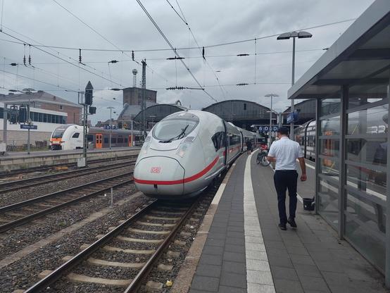 Foto,: ICE 3 Neo in Aachen