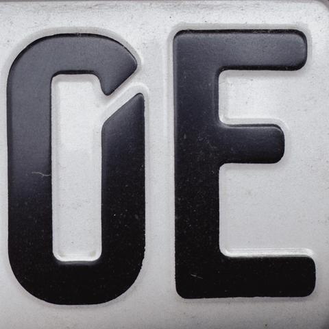 Teil eines KFZ Kennzeichens, 0E