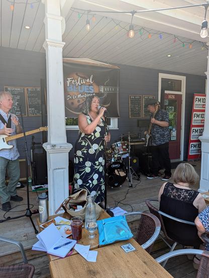 A blues band at the restaurant patio