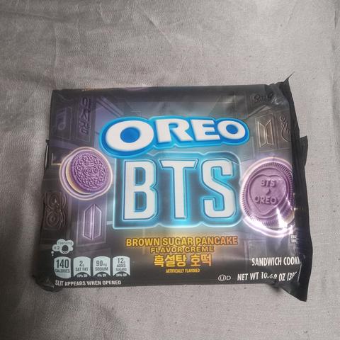 Oreo cookie bag with BTS written on the cover.
Brown sugar pancake flavor creme.
The cookies are purple.