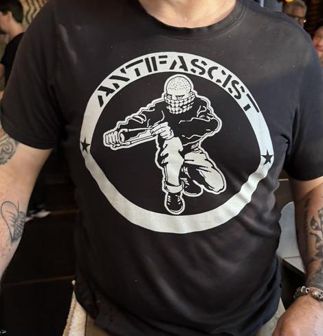 Tee shirt Antifascist