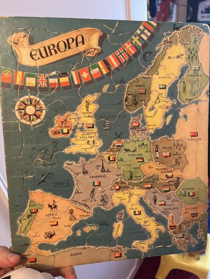 Eit puslespelkart over Europa med blant anna Jugoslavia på.