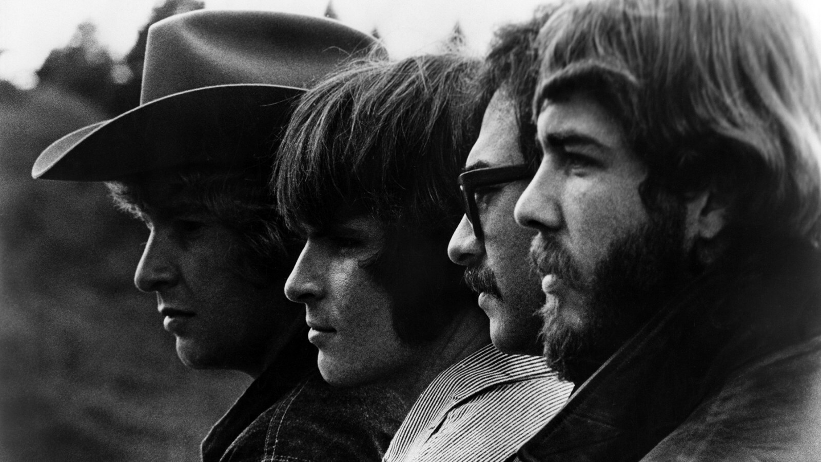 ccr chronicle UNSPECIFIED - JANUARY 01: Photo of CREEDENCE CLEARWATER REVIVAL; posed, (Photo by Charlie Gillett Collection/Redferns)