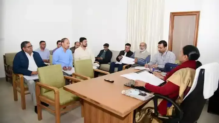 मुख्य सचिव श्रीमती राधा रतूड़ी की अध्यक्षता में बैठक। (फ़ाइल फोटो)