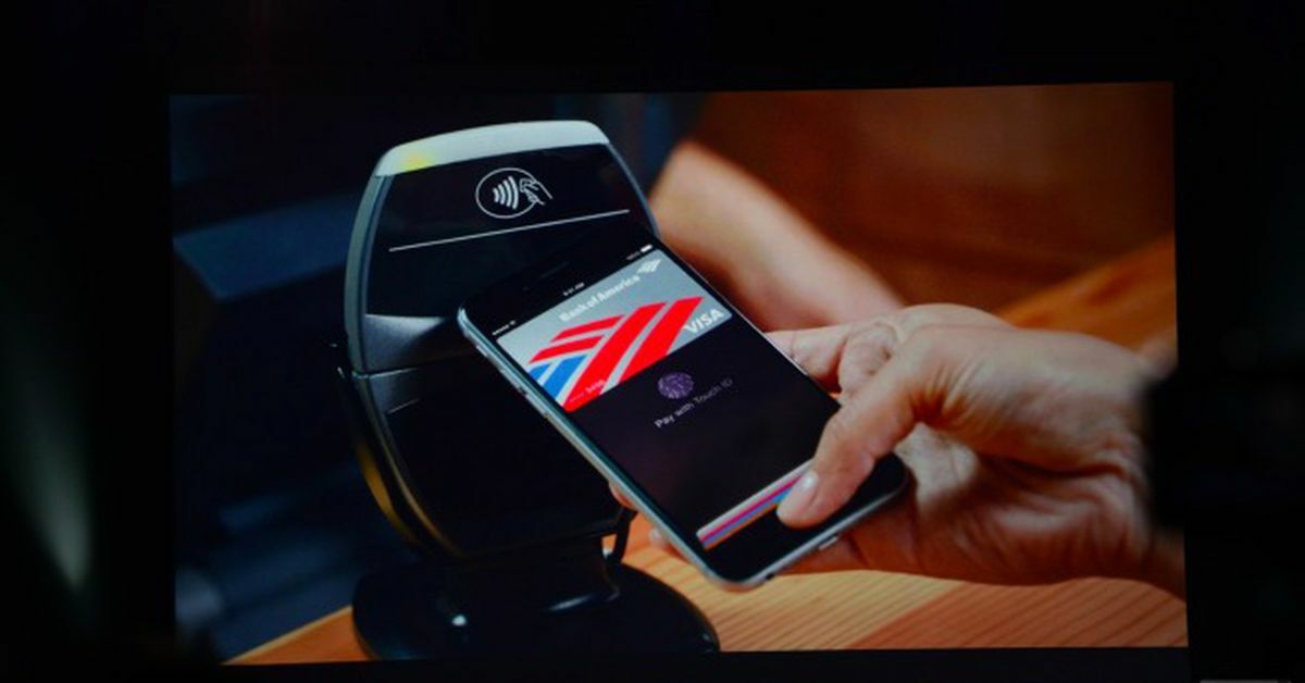 An image of the Apple Pay launch demo from 2014.
