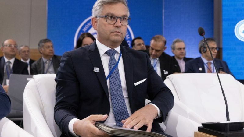 https://www.euractiv.com/section/politics/news/migration-commissioner-designate-brunner-silent-on-return-hubs/
