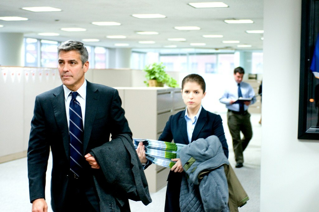 UP IN THE AIR, from left: George Clooney, Anna Kendrick
