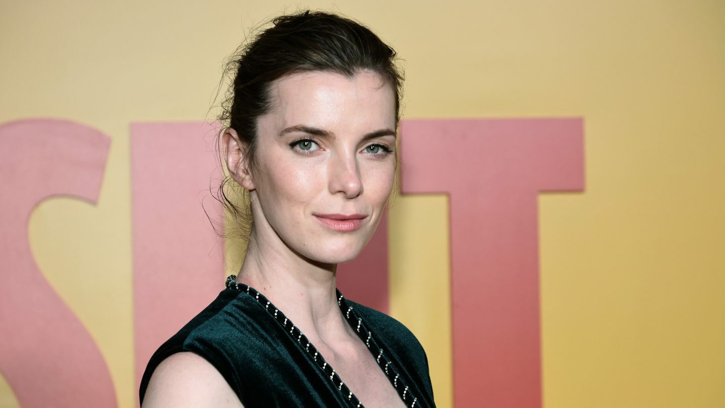 Betty Gilpin.