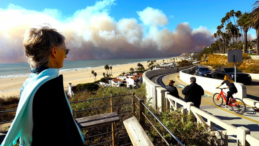 A view of the Palisades fire from the California Incline in Santa Monica