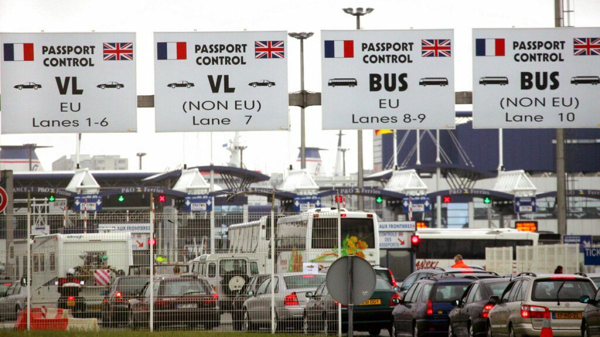 EES impact on borders: Eurostar scraps fast-track and Dover delays check system