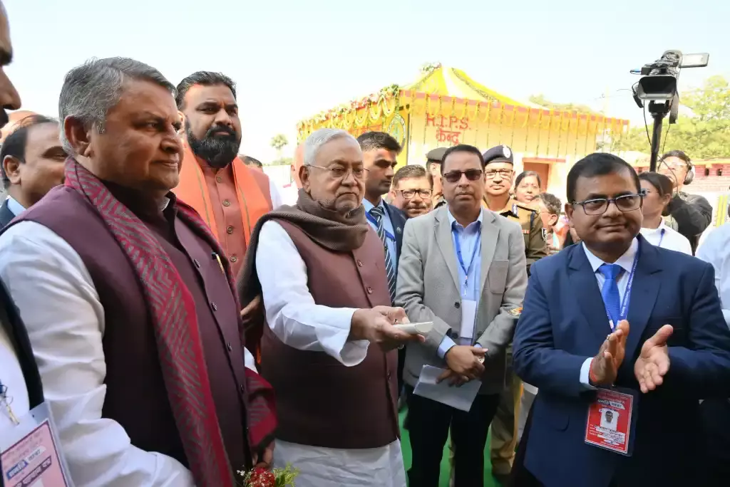 Chief Minister Nitish Kumar inaugurating and laying the foundation stone for development projects in Aurangabad district via remote control.
