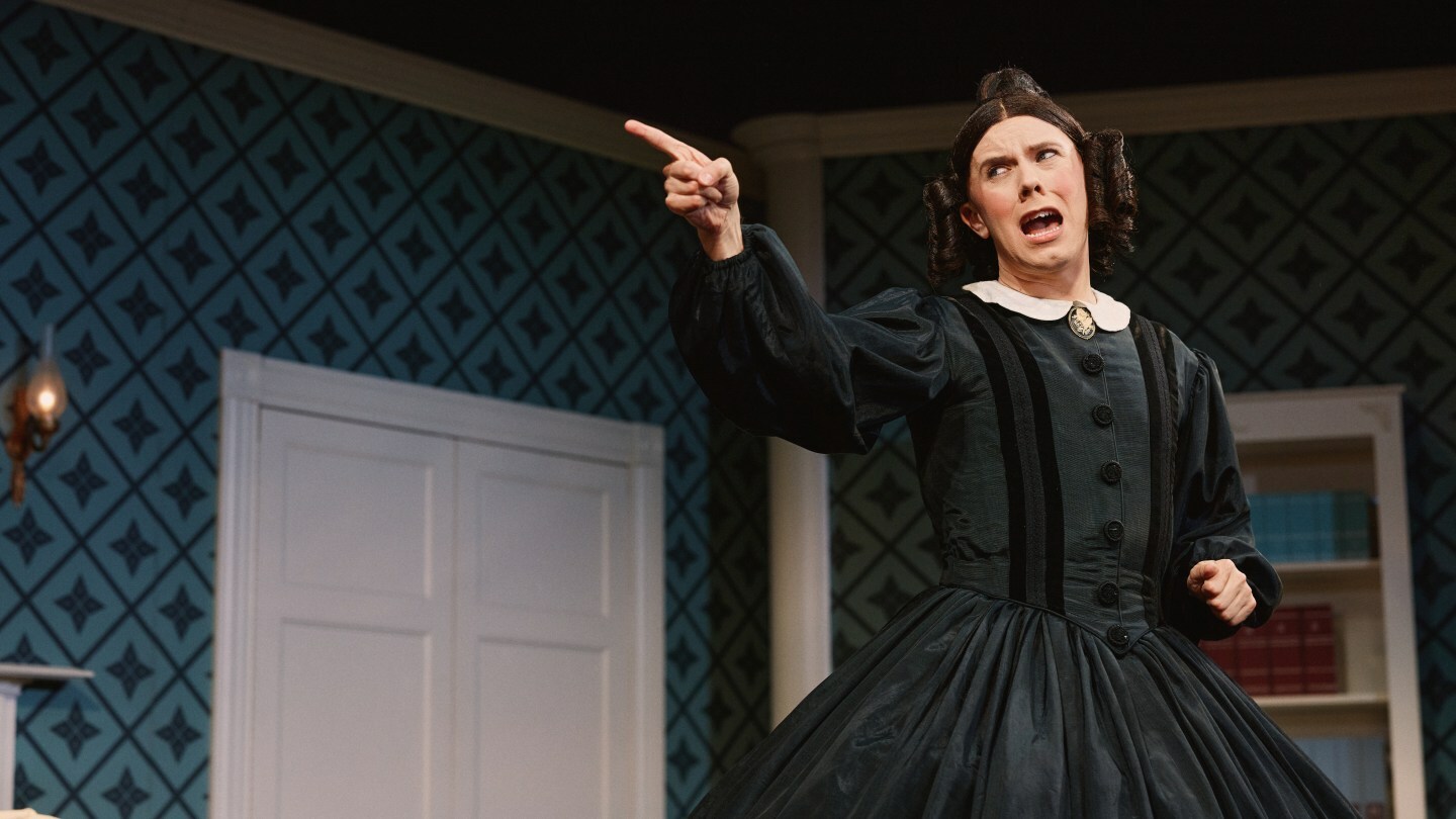 Cole Escola as Mary Todd Lincoln in 'Oh, Mary!'