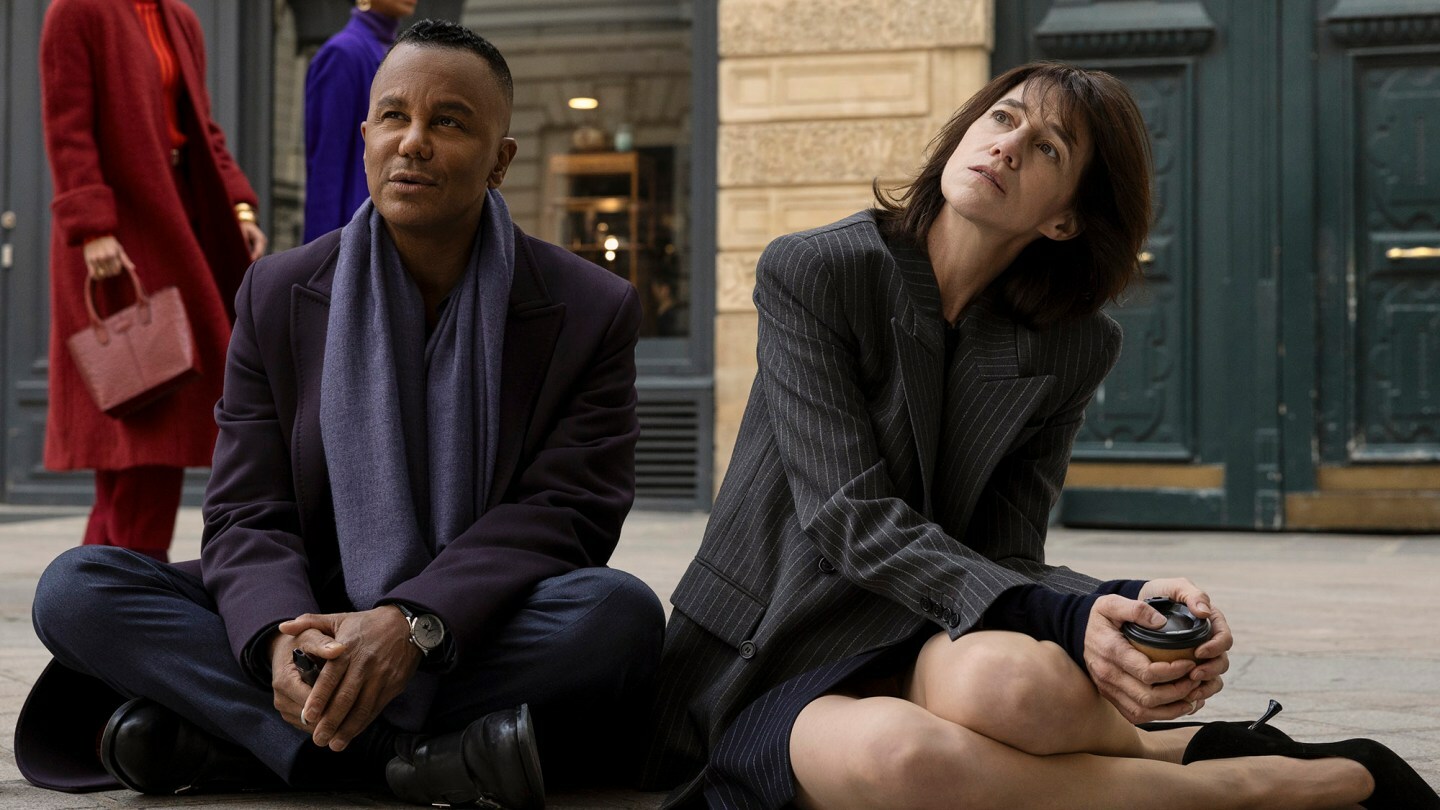 Raphael (Yanic Truesdale) and Genevíeve (Charlotte Gainsbourg) in Etoile