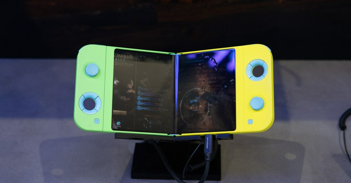 Samsung handheld gaming display concept