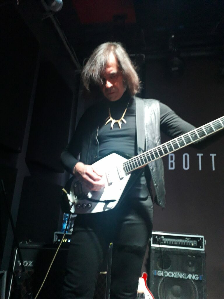 FUZZTONES live