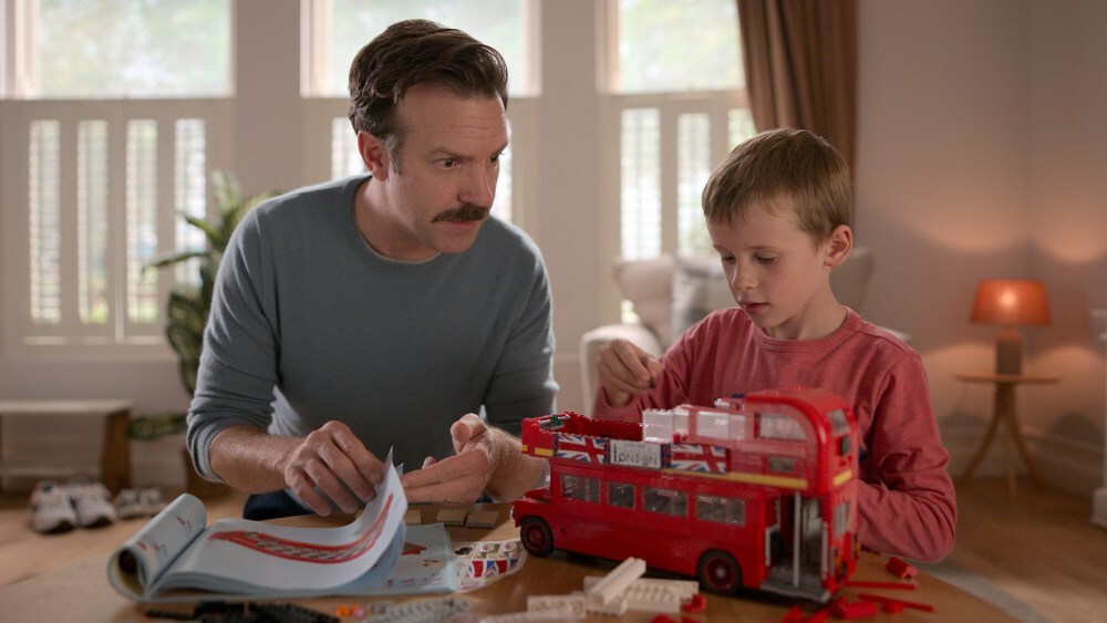 TED LASSO, from left: Jason Sudeikis, Gus Turner, New Underwear, (Season 1, ep. 105, aired Aug. 28, 2020). photo: ©Apple TV+ / Courtesy Everett Collection