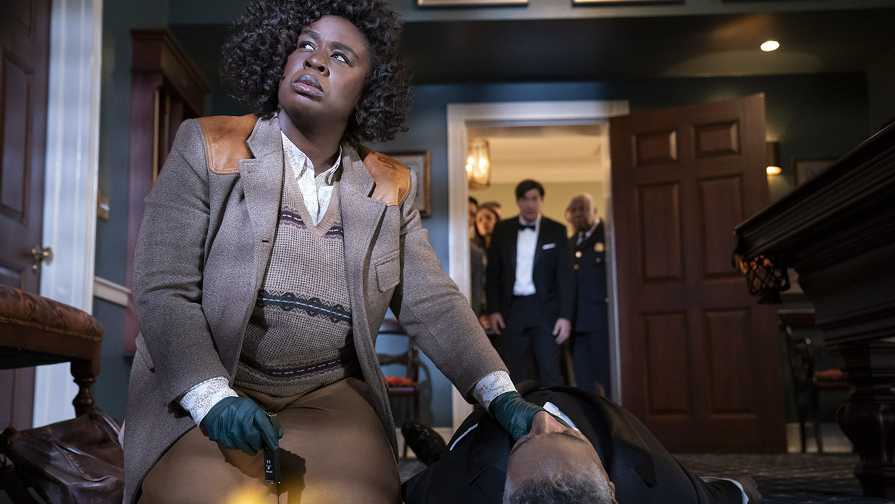 (L to R) Uzo Aduba as Cordelia Cupp, Giancarlo Esposito as A.B. Wynter, Susan Kelechi Watson as Jasmine Haney, Ken Marino as Harry Hollinger, Isiah Whitlock Jr. as Larry Dokes in episode 101 of The Residence.