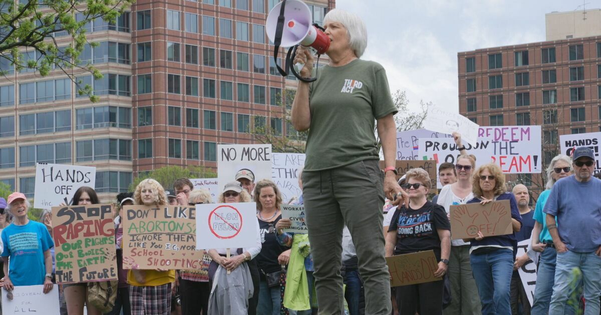10P KIM TRUMP AND MUSK PROTEST PKG_frame_30.jpeg