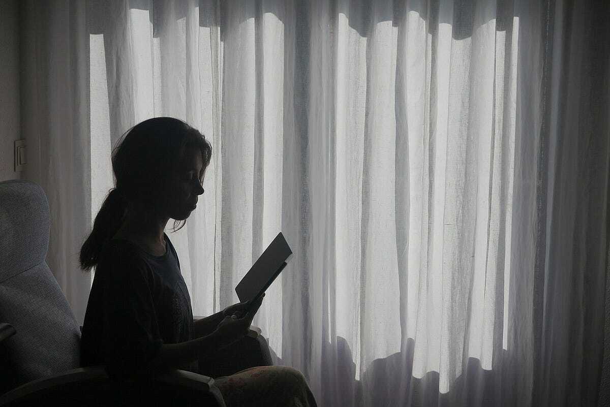 Picture of a woman reading