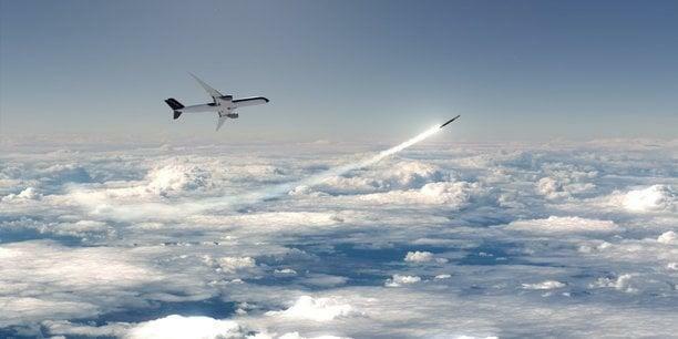 Un avion porteur de type Airbus A320 largue l’Interceptor qui rejoint l’orbite basse pour une mission militaire d’interception d’un satellite ennemi (vue d’artiste).