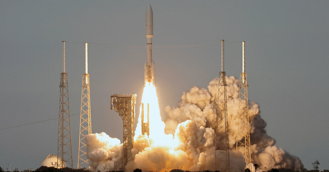 A U.L.A. Atlas V lifts off on Monday, carrying 27 Amazon internet satellites.