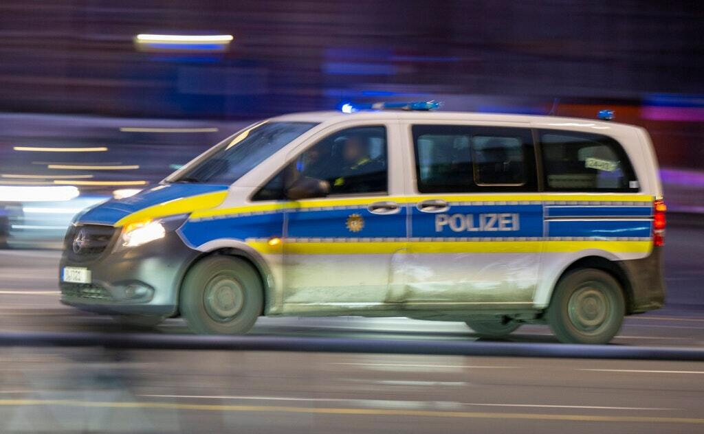 Polizeiwagen im Einsatz. (Symbolfoto)