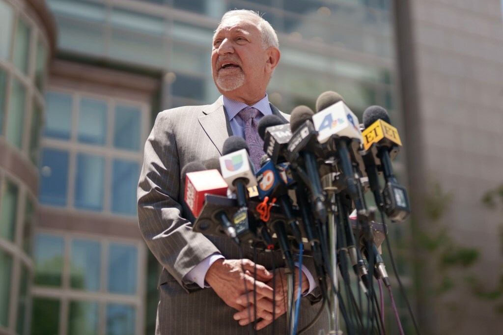 Menendez Brothers' Lawyer Seeks Lesser Voluntary Manslaughter Sentence
