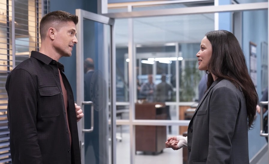 'The Rookie' Season 7 Finale Interview: Chenford Cliffhanger & More