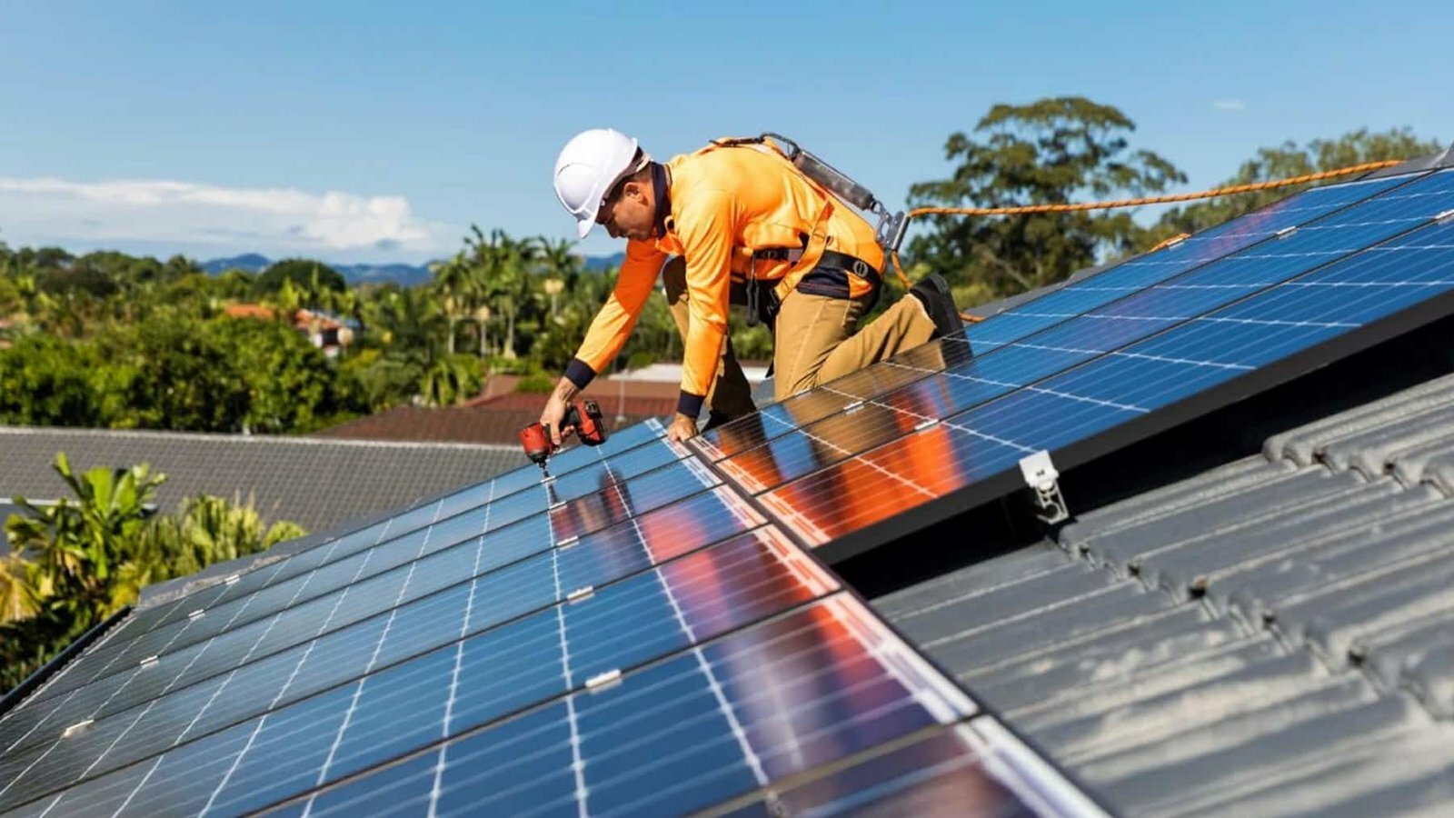 CFE Offers Free Solar Panel Installation with Specific Eligibility Requirements Nationwide