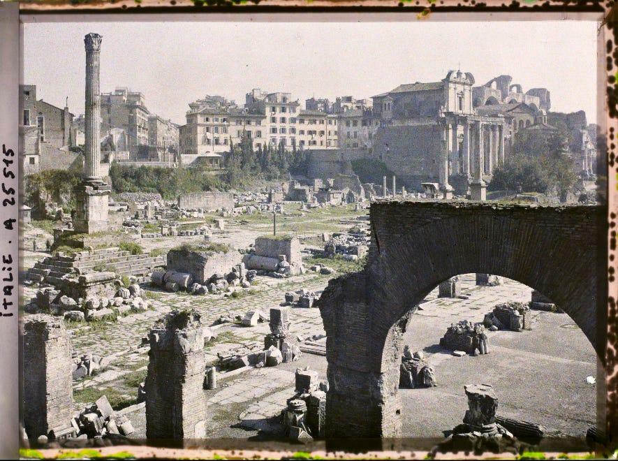 The ruins of the Roman Forum. Léon, Auguste. (1921). Italie, Rome, Forum Romain [Photograph]. Public Domain (CC-0). Inventory number: A25515S.