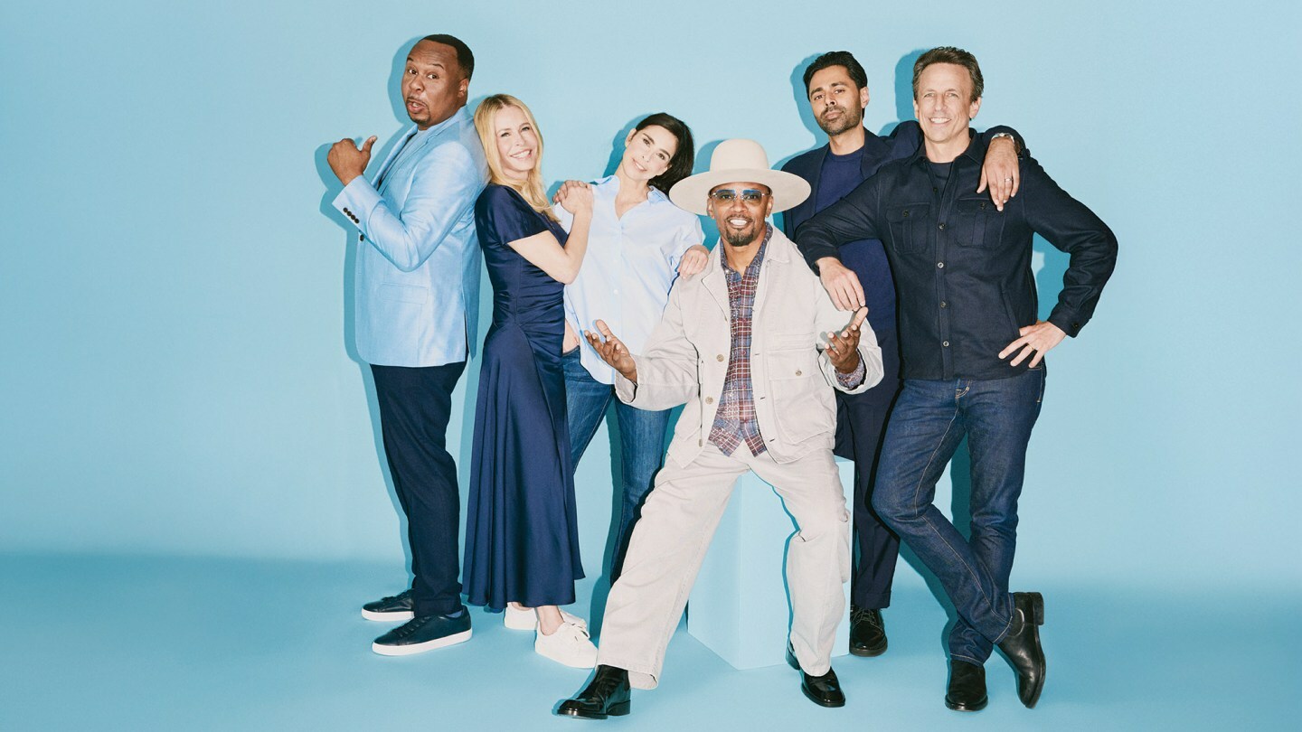 I think we’re over-seriousing comedy, trying to do what politicians should be doing, says Jamie Foxx (center), flanked by (from left) Roy Wood Jr., Chelsea Handler, Sarah Silverman, Hasan Minhaj and Seth Meyers. They were photographed April 22 at the The Luckman Club at Soho House West Hollywood.