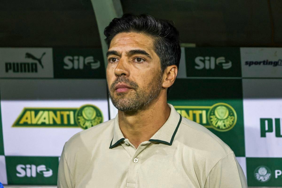 Palmeiras Coach Abel Ferreira Misses Press Conference for Daughter's Graduation