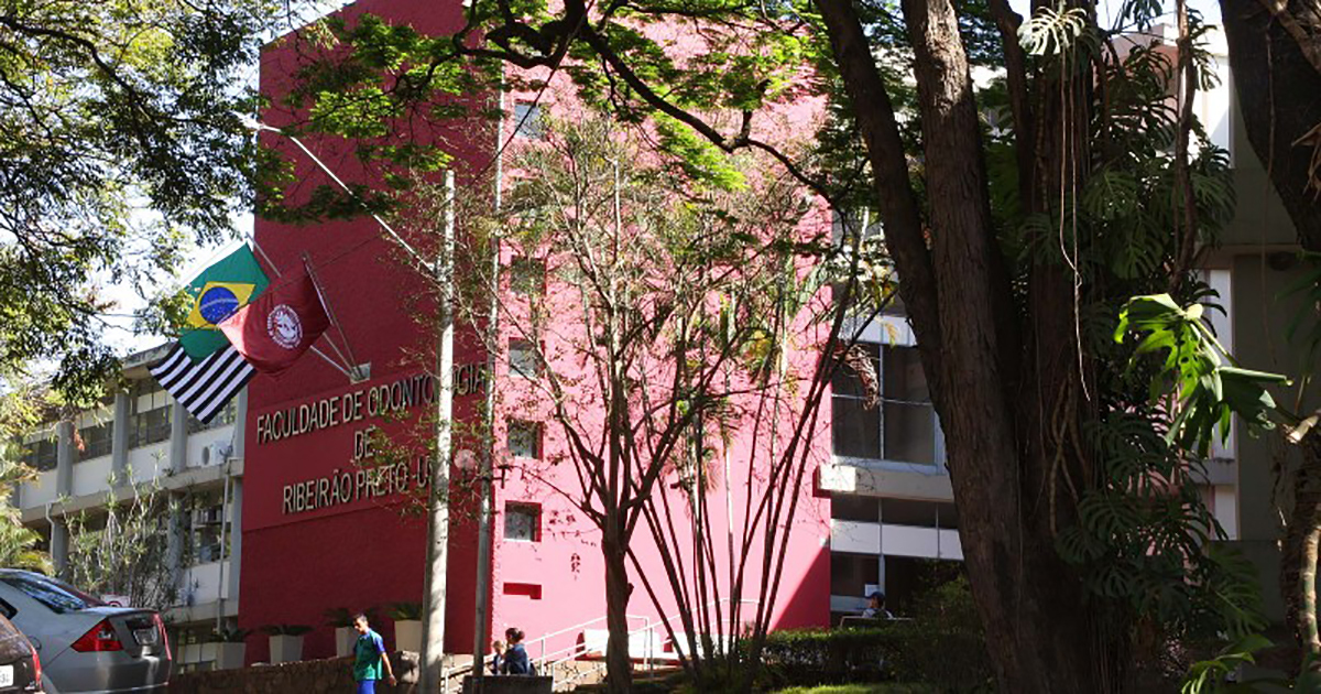 Pesquisadores da FORP decidiram utilizar um aparelho ortodôntico, chamado Impedidor de Hábito Fixo, para desestimular em bebês o hábito de chupar o dedo (IHF).Faculdade de Odontologia de Ribeirão Preto/Banco de Imagens da USP Pesquisadores da FORP decidiram utilizar um aparelho ortodôntico, chamado Impedidor de Hábito Fixo, para desestimular em bebês o hábito de chupar o dedo (IHF).Faculdade de Odontologia de Ribeirão Preto/Banco de Imagens da USP
