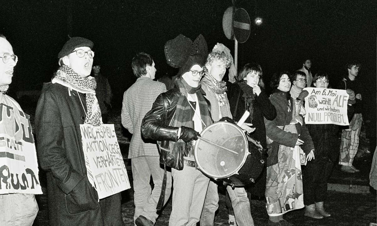 Bild von der Montagsdemo am 8. Januar 1990 in Leipzig. (Foto: Andreas Krüger, CC BY-NC-ND 2.0)
