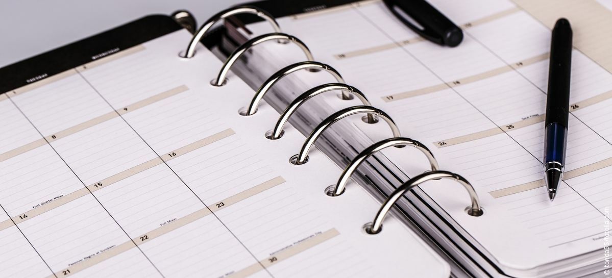 Terminkalender mit offenem Stift