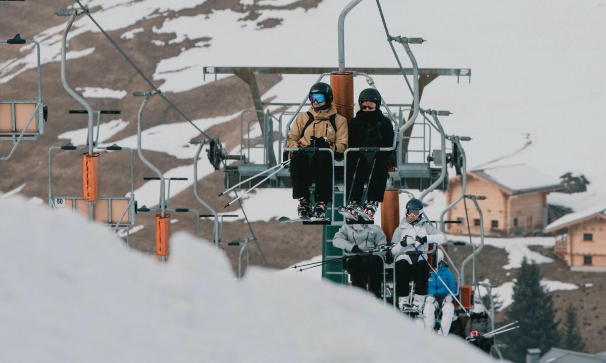 Mehr Niederschlag, weniger Schnee: Die Klimaerwärmung kürzt die Wintersaisonen im Sporttourismus.