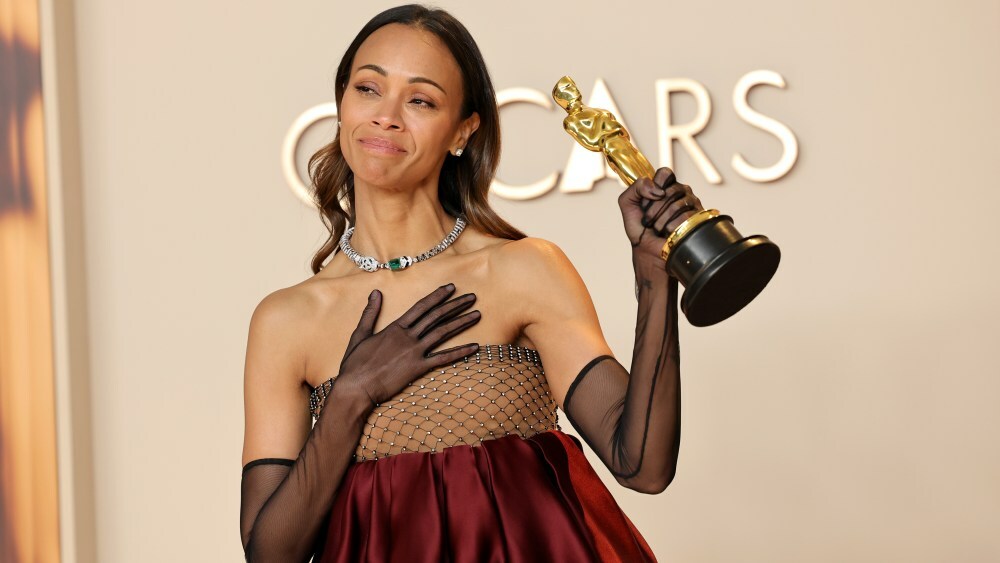 HOLLYWOOD, CALIFORNIA - MARCH 02: Zoe Saldana, winner of the Best Actress in a Supporting Role award for “Emilia Pérez”, poses in the press room during the 97th Annual Oscars at Ovation Hollywood on March 02, 2025 in Hollywood, California. (Photo by Maya Dehlin Spach/Getty Images)