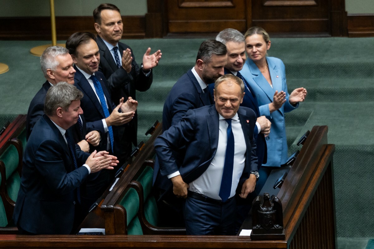 Primer ministro Donald Tusk logra voto de confianza del Parlamento en Polonia