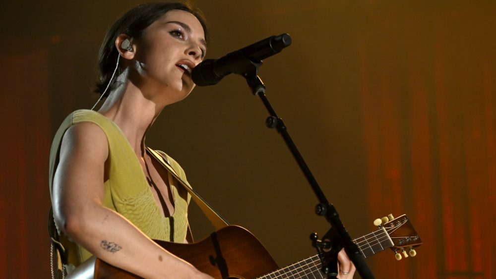 NEW YORK, NEW YORK - JUNE 12: Gracie Abrams performs onstage during the 2025 Songwriters Hall Of Fame Induction Ceremony at Marriott Marquis Times Square on June 12, 2025 in New York City.  (Photo by Lawrence Busacca/Getty Images for Songwriters Hall Of Fame)