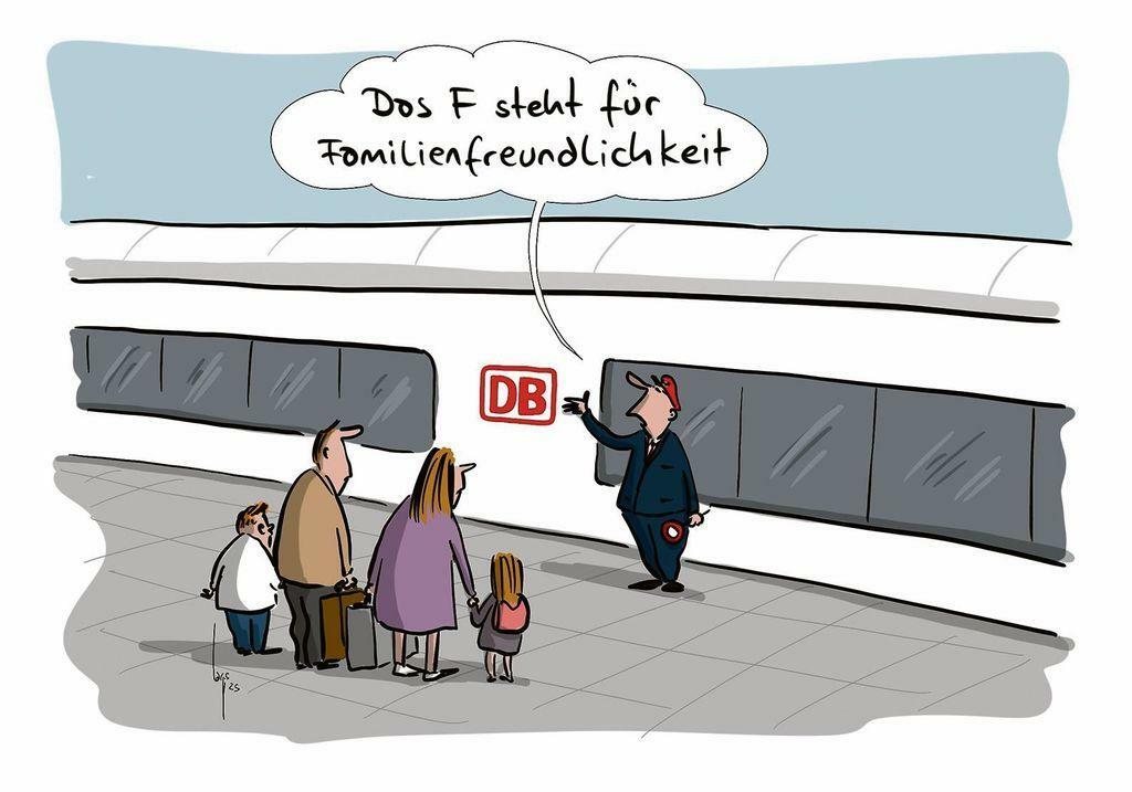 Die Karikatur zeigt einen Zugbegleiter, der auf das DB-Logo auf einem Zug deutet und sagt: „Das F steht für Familienfreundlichkeit“. Ihm gegenüber stehen Eltern mit je einem Kind an der Hand und Koffern an der anderen. Die Karikatur zeigt einen Zugbegleiter, der auf das DB-Logo auf einem Zug deutet und sagt: „Das F steht für Familienfreundlichkeit“. Ihm gegenüber stehen Eltern mit je einem Kind an der Hand und Koffern an der anderen.