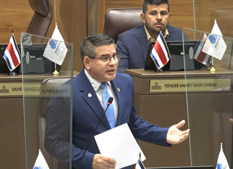 Diputados admitieron crear comisión para analizar la prohibición constitucional contra doble postulación