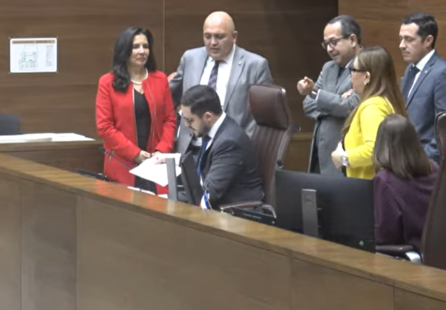 Asamblea conformó comisión para debatir reforma constitucional contra doble postulación