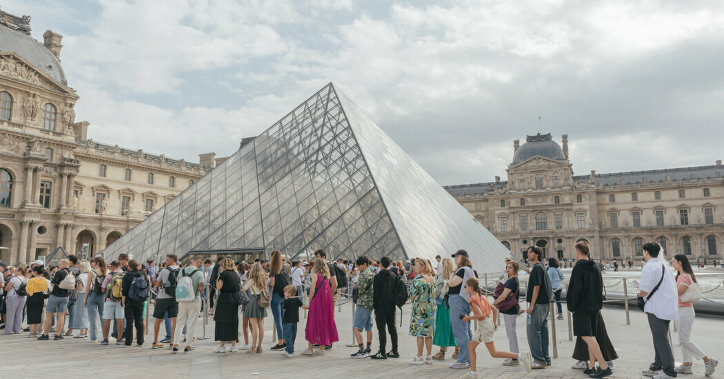The new entrance is intended to take pressure off the Louvre’s main entrance, which was designed by the architect I.M. Pei in the 1980s.